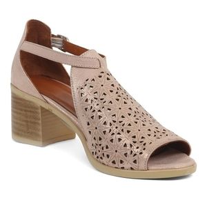 Onouqo Leather Laser Cut Out Sandals 38